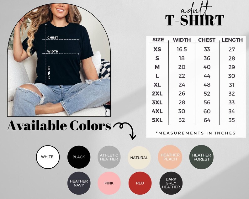 Pu&ograve; includere: Una tabella di taglie per magliette da adulto con misure in pollici. La tabella mostra la taglia, la larghezza, il petto e la lunghezza della maglietta in pollici. La tabella &egrave; etichettata "maglietta da adulto". L'immagine mostra anche una modella che indossa una maglietta nera e una variet&agrave; di campioni di colore per la maglietta.
