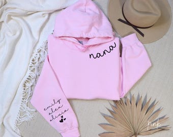 Aangepaste hoodie voor oma, gepersonaliseerd kerstcadeau voor oma, naam kleinkinderen op mouw, oma hoodie cadeau, grootouders T-shirt, H002