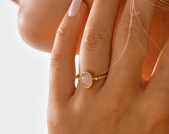 Vintage 14K Gold Birthstone Ring: Personalized Gemstone Jewelry