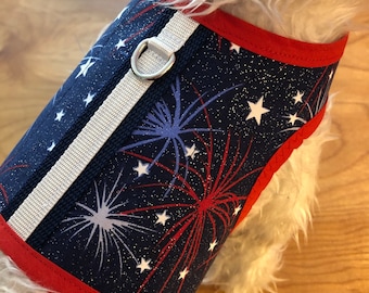 Arnés para perros pequeños con fuegos artificiales del 4 de julio fabricado en EE. UU., arnés para perros, arneses para perros