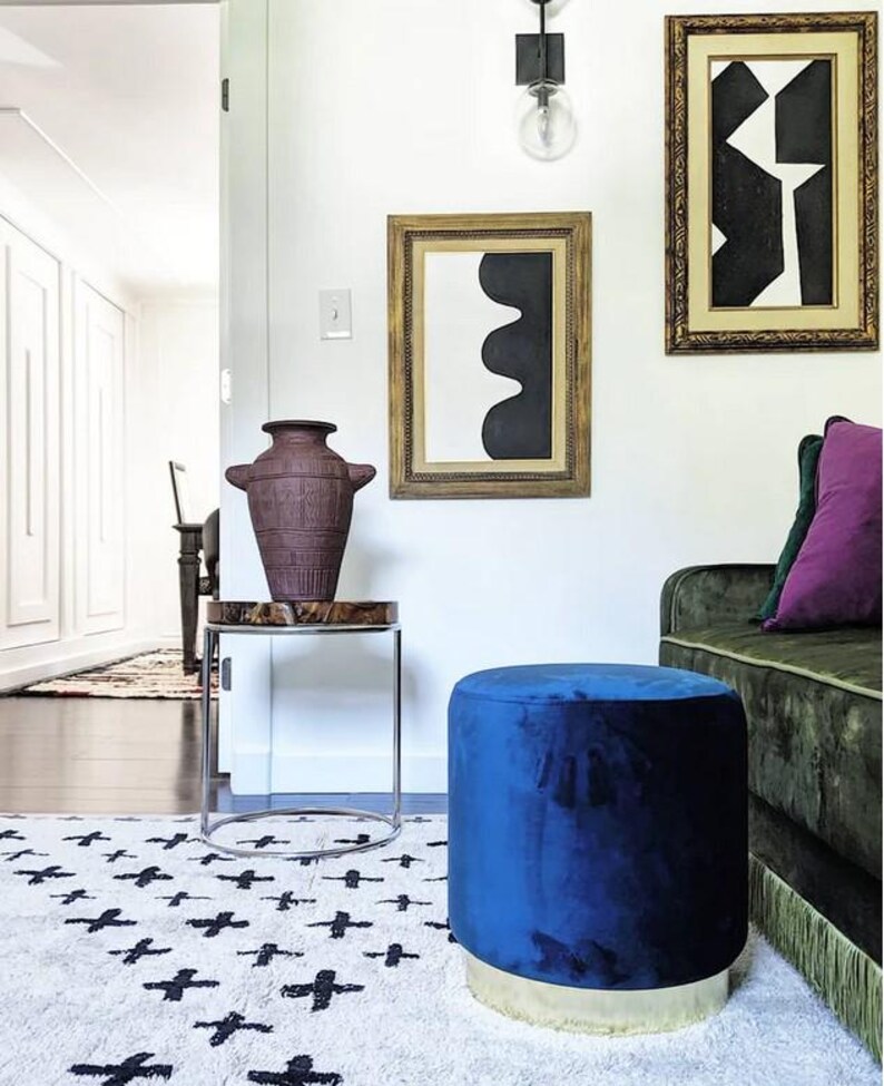 a beautiful hand made coton and wool hand tufted arearug for living room decor