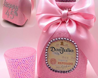 Pacchetto personalizzato di bottiglie glitterate Don Julio Reposado con testo personalizzato, bicchierino da shot con strass scintillanti e fiocco in raso / Colore personalizzato