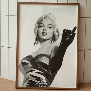 Vintage Marilyn Monroe Poster, Black and White Wall Art, Fashion Photography, Old Hollywood Print, Digital Print, Marilyn Monroe Home Decor