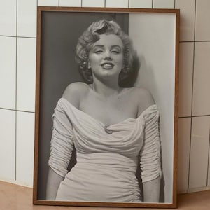 Marilyn Monroe Poster, Black and White,Marilyn Monroe Print, Fashion Print, Old Hollywood Wall Art, Coquette Room Decor, Vintage Photography