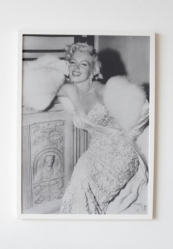 Vintage Marilyn Monroe White Dress Poster: Fashion Pop Culture Wall Art
