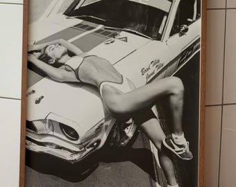 Poster vintage meisjesauto, poster vintage auto, kunst aan de muur klassieke sportwagen, kunst aan de muur klassieke sportwagen, vintage bikiniposter, digitale print