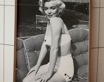 Marilyn Monroe Poster, Black and White Print, Fine Wall Art Photography, Fashion Print, Vintage Poster, Old Hollywood Print, Digital Print