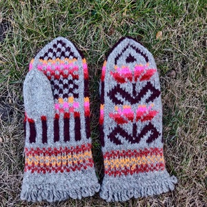 Hand knit traditional wool mittens nordic fairisle grey brown pink