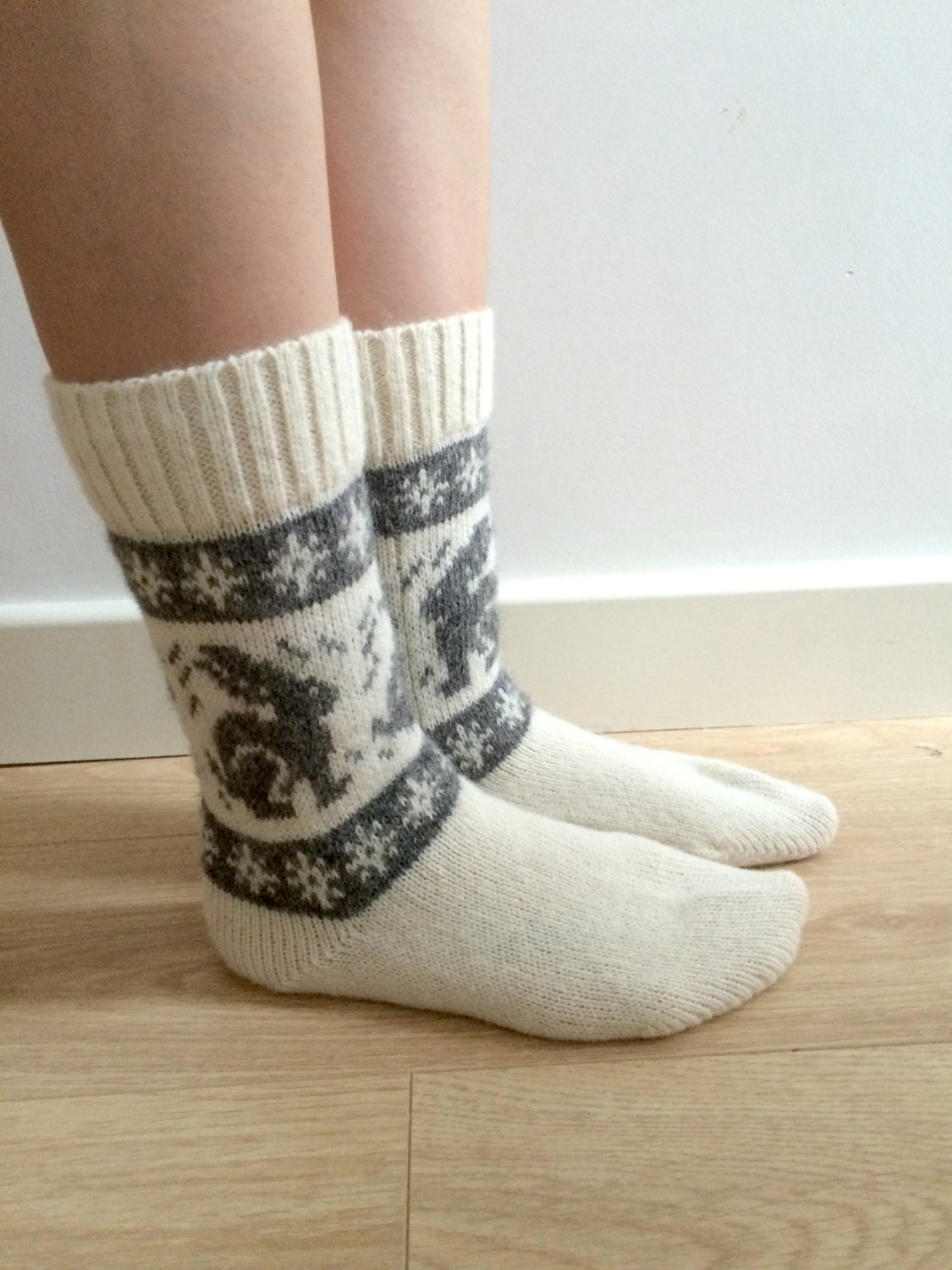 Chaussettes en laine blanches Lapin gris lièvre jacquard d'hiver
