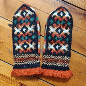 Handknit traditional wool mittens latvian nordic fairisle dark brown orange white green