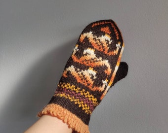 Handgebreide wollen wanten traditioneel fairisle bruin oranje wit Noords Lets kerst Scandinavisch