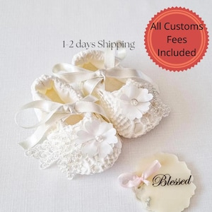 Ivory Lace shoes,Lace Baptism shoes,Girl Baptism booties,Girl Christening Shoes,Lace shoes, Baptism outfit,Godparent gift,Ivory,Baby booties