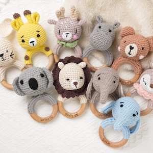 Personalized Animal Crochet Rattle, Eco-Friendly Wooden Baby Rattle,Engraved Rattle Ring Toy for Newborn,Unique Baby Shower Gift,Baby Shower