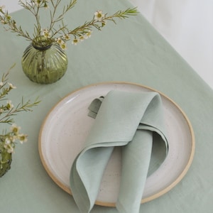 Green linen napkins, Natural napkins set of 2, 4, 6 varinious color for holiday, Linen napkins for dinner