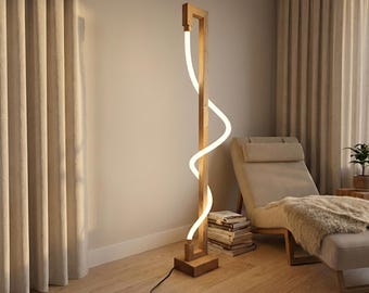 Ręcznie robiona dębowa lampa podłogowa LED – rzeźbiarskie, minimalistyczne oświetlenie
