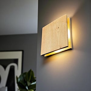 Modern Wooden Wall Sconce – Custom Light Fixture – Warm Ambient Wall Lamp - Handmade Wall Lamp - Wall Art -Handmade Wood Wall Lamp Sconce