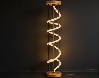 Sculpturale spiraalvormige led-vloerlamp – hout en metaal, modern statementlicht