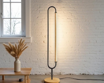 Lampadaire LED en bois et métal fait main - Luminaire moderne à intensité variable