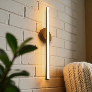 Minimalist Oak Wood LED Wall Sconce - Handmade Linear Lamp