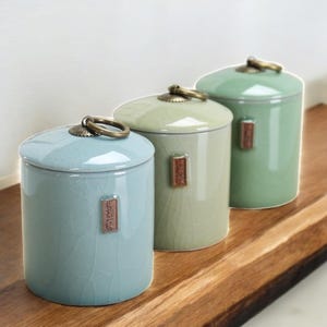 Ceramic Tea Canister with Metal Handle Lid – Vintage Style Storage Jar for Sugar, Coffee, or Loose Leaf Tea | Elegant Kitchen Deco