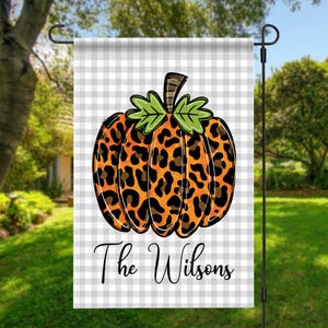 Bandeira de jardim de abóbora leopardo personalizada, decoração de outono com nome personalizado, decoração de quintal para Halloween ao ar livre, temporada de Ação de Graças no outono