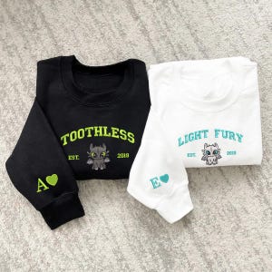 トゥースレス＆ライトフューリー刺繍スウェットシャツ – ドラゴンデュオ EH361–362.H.C