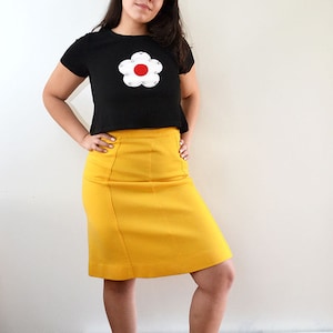 Vintage 70&#39;s Mod Mellow Yellow Knee Length Skirt // SM