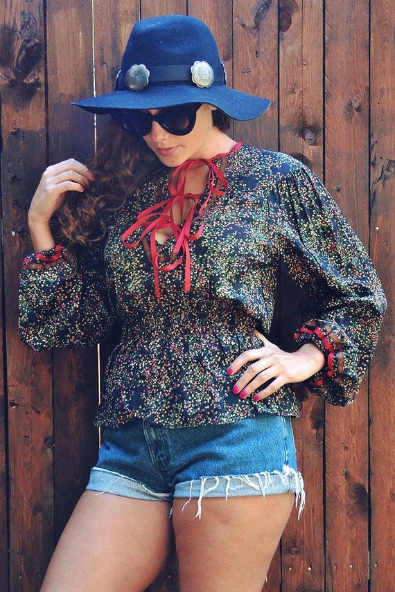 Vintage Boho Ditsy Floral Ribbon Tie Front Puff Sl