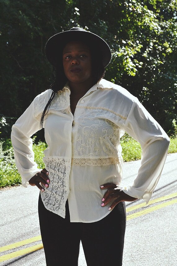 Vintage Dove and Sage Cream Lace Patchwork Blouse… - image 5