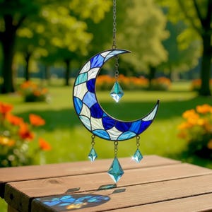 Moon Stained Glass Pattern – Crescent Suncatcher PDF SVG Window Art