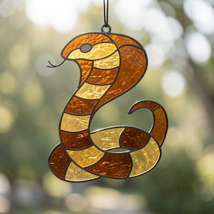Cobra stained glass pattern, beginner snake template, PDF SVG PNG, reptile window decor
