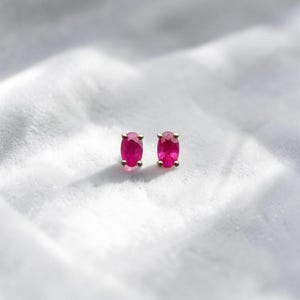 Pendientes de rubí natural en oro amarillo de 9 quilates, pendientes de rubí auténtico, pendientes de joyería de rubí con piedras preciosas, regalo de pendientes de rubí, piedra natal