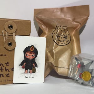 Hirono The crow Pop mart 100% Hirono The other one Designed by Lang 01 series