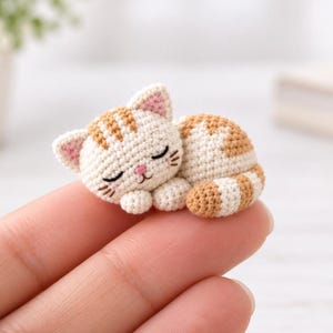Mini Sleeping Cat Crochet Pattern PDF | Kitten Amigurumi Tutorial | Curled Cat Keychain Plush | Easy Beginner Pattern | Instant Download
