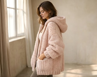 Strickanleitung für eine grob gestrickte Ariana-Kapuzenjacke – Einfache Anfänger-Kapuzenjacke (PDF)
