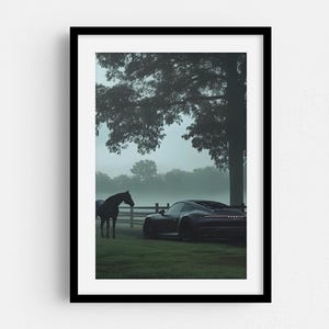 Pferd und Luxusauto Poster – Serene Landschaft Fotografie | Perfekt für Auto Liebhaber, Porsche Poster, Automobilkunst, Pferdeposter, Luxus