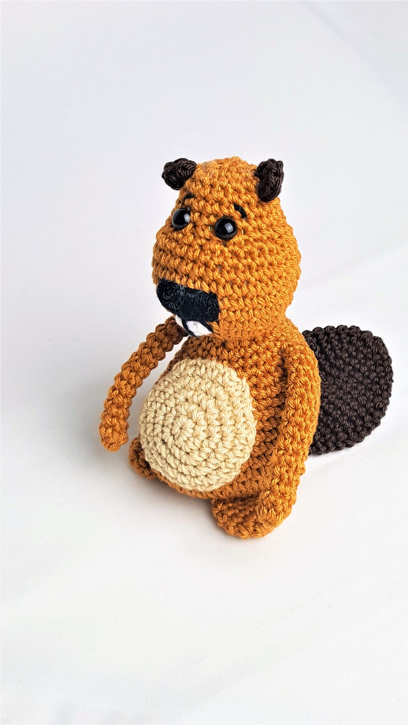 Castor Bilbo Crochet Pattern Amigurumi Wollowbie image 1