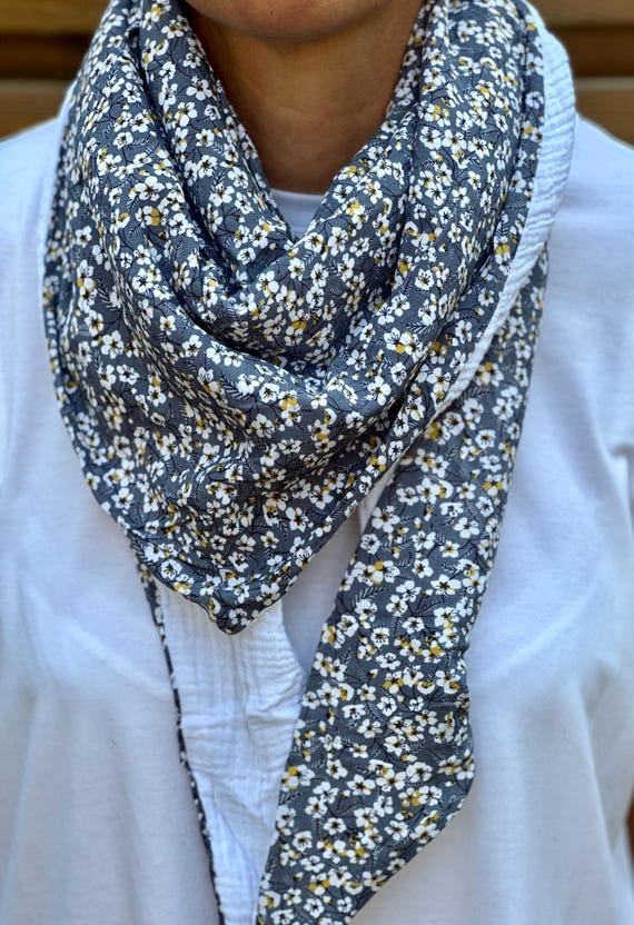 Wildflowers triangle scarf