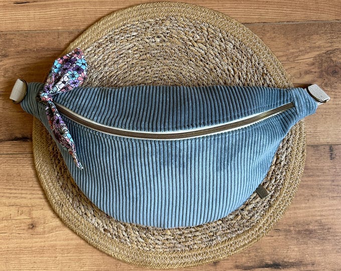 Large celadon blue corduroy fanny pack – Handmade – Trendy women's fanny pack – Adjustable belt pouch – XL