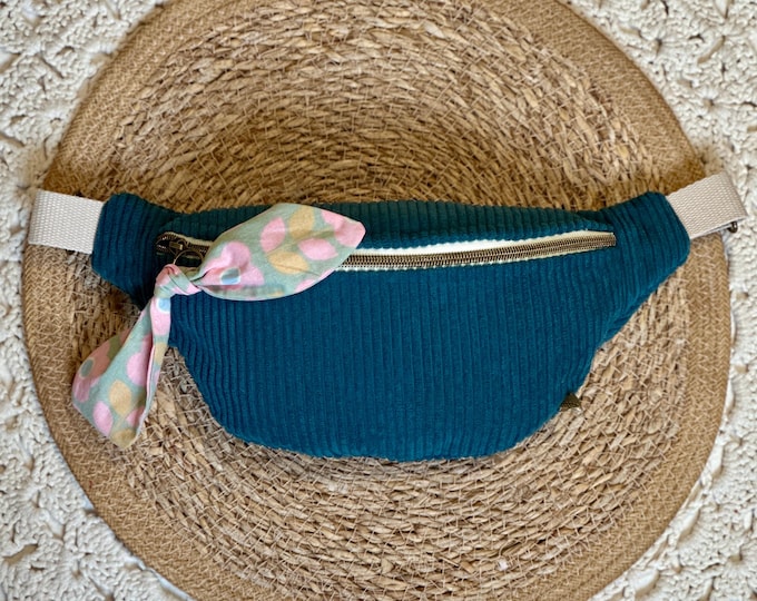 Teal corduroy fanny pack – Handmade – Trendy women's fanny pack – Adjustable belt pouch – Handcrafted accessory