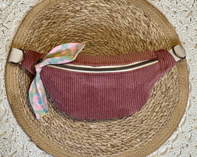 Old pink corduroy fanny pack – Handmade – Trendy women’s fanny pack – Adjustable belt pouch – Handcrafted accessory