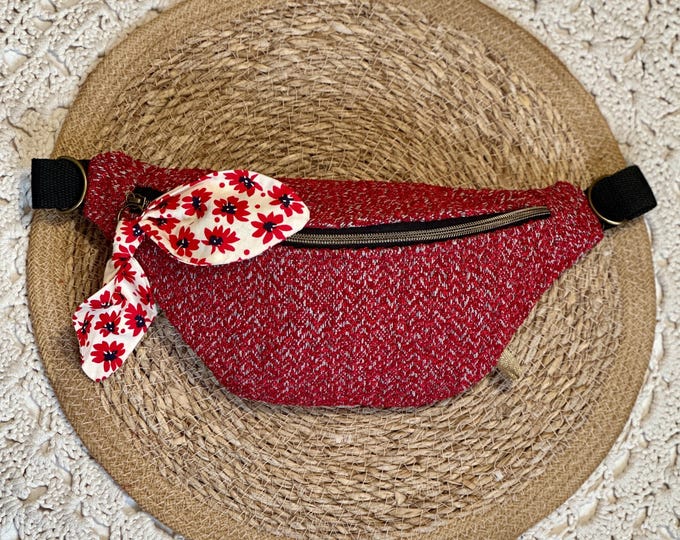 Red tweed fanny pack – Handmade – Trendy women's fanny pack – Adjustable belt pouch – Handcrafted accessory