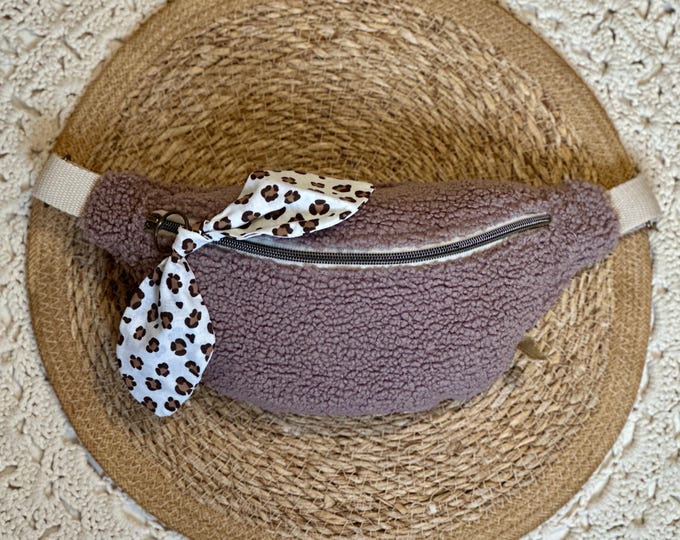 Purple sherpa/mauve fanny pack – Handmade – Trendy women's fanny pack – Adjustable belt pouch – Handcrafted accessory