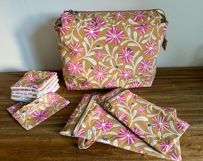 Travel pack - wide-opening toiletry bag - waterproof pouches for products and toothbrush - washable and reusable wipes