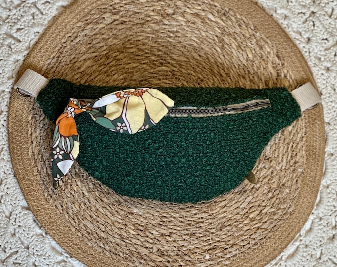 Bottle green tweed fanny pack – Handmade – Trendy women's fanny pack – Adjustable belt pouch – Handcrafted accessory