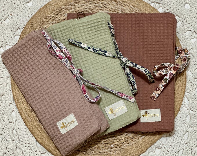 Elegant honeycomb lingerie or underwear pouch