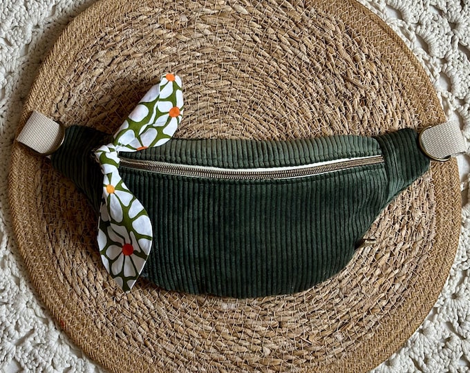 Khaki corduroy fanny pack – Handmade – Trendy women's fanny pack – Adjustable belt pouch – Handcrafted accessory