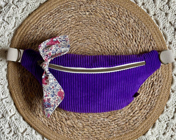 Purple corduroy multi-pocket fanny pack – Handmade – Trendy women's fanny pack – Adjustable belt pouch – Handcrafted accessory