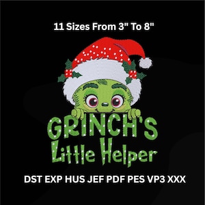 Op de afbeelding: Geborduurd ontwerp met een groen, Grinch-achtig personage met een kerstmuts. De tekst "GRINCH'S Little Helper" staat eronder. Het ontwerp is verkrijgbaar in 11 maten, variërend van 7,6 tot 20,3 cm.