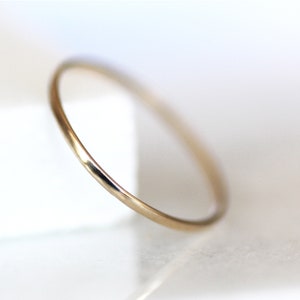 Solid Yellow Gold 1mm Ring, 10K / 14K Yellow Gold Simple Half Round Band, Classic Ring, Thin Stacking Ring, Midi Ring, Spacer Band